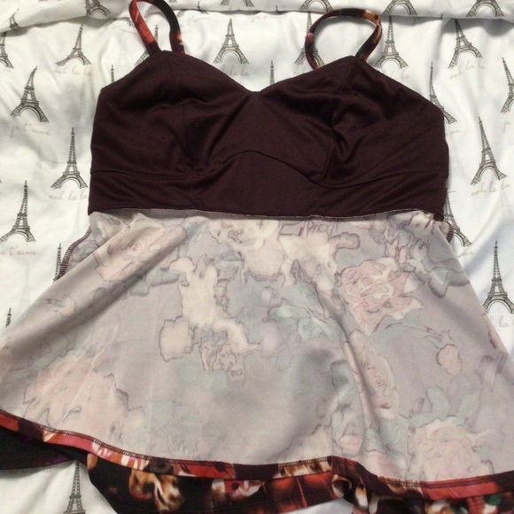 Torrid Scuba Lace Peplum Cami Plus Sz 00 Floral Wine - Picture 6 of 9